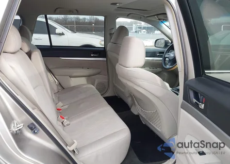 2014 Subaru Outback 2.5I Premium z USA, uszkodzony, nr VIN 4S4BRBEC8E3247121